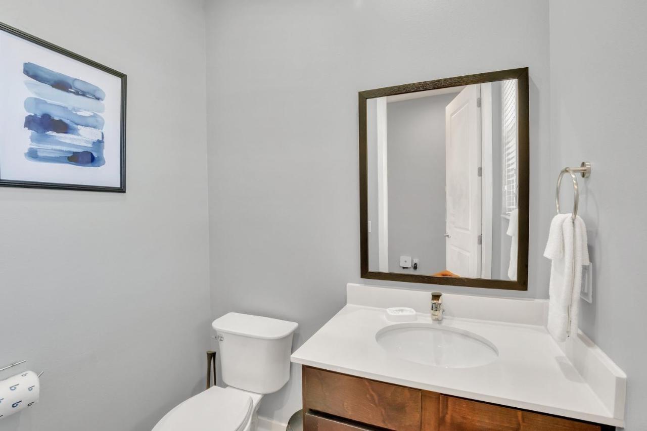 Upscale 2Br Lakefront Townhome - Private Hot Tub! Orlando Exterior photo