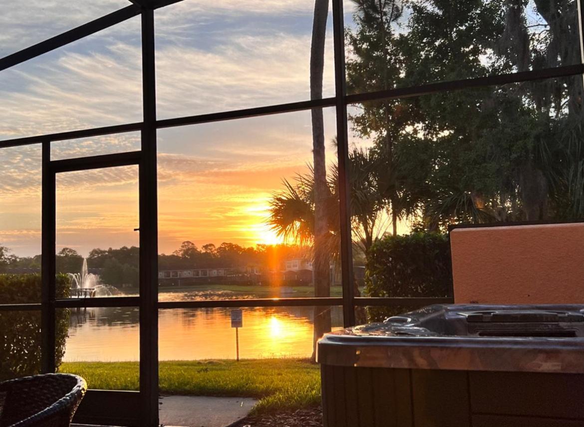 Upscale 2Br Lakefront Townhome - Private Hot Tub! Orlando Exterior photo